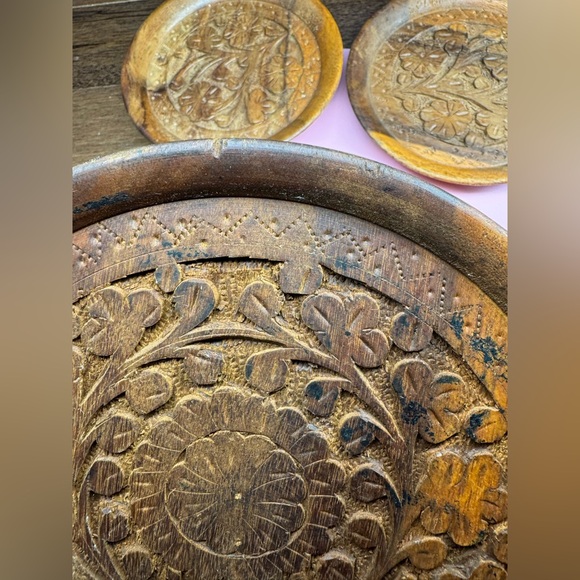 Wooden Hand Carved Coasters (6) plus 1 bigger pot coasters - Picture 5 of 9